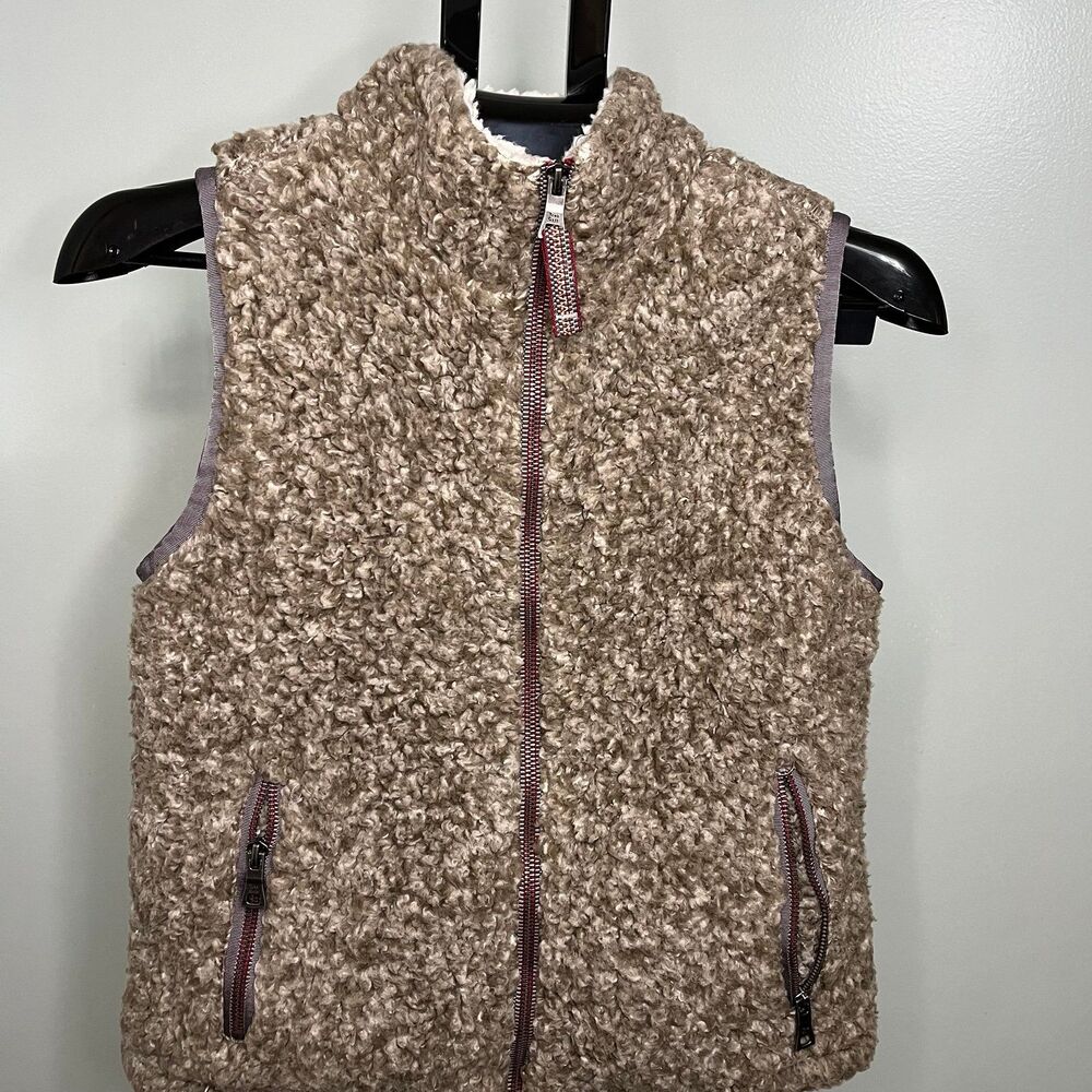 True grit fleece vest size youth medium tan and khaki